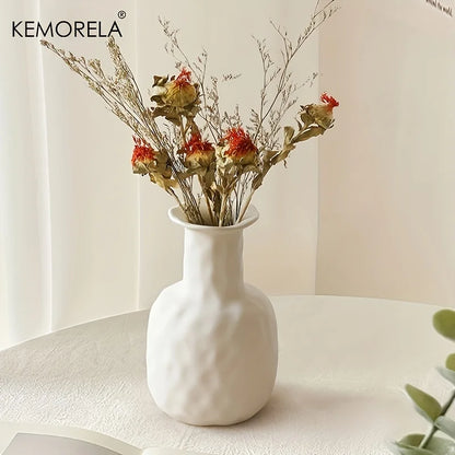 Minimalist Charm: Circular Hollow Vase for Fresh Floral Arrangements