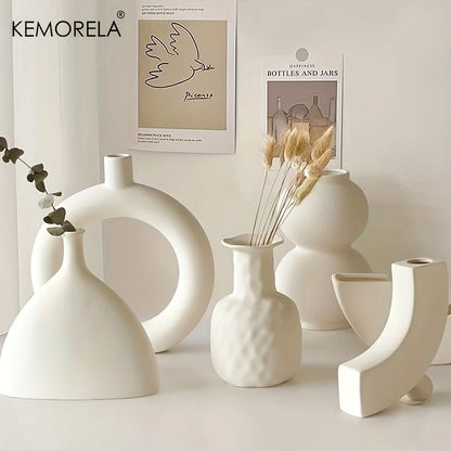 Minimalist Charm: Circular Hollow Vase for Fresh Floral Arrangements